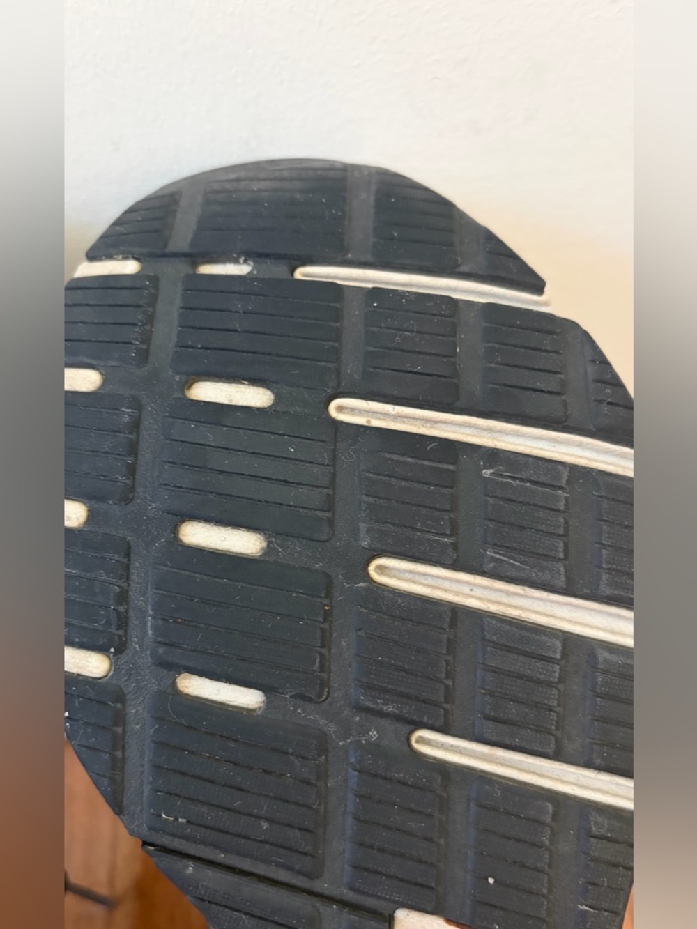 Brooks Women’s Signal 2 running shoe. Size 9.
. - Picture 7 of 8